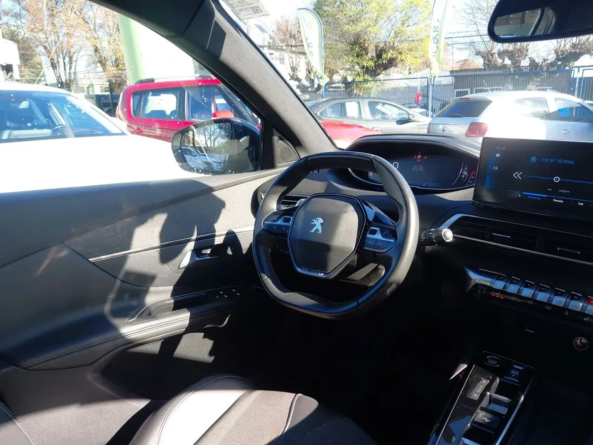 Peugeot 3008 1.5 Allure Pack Bluehdi 130 4x2 Eat8 5p año 2024
