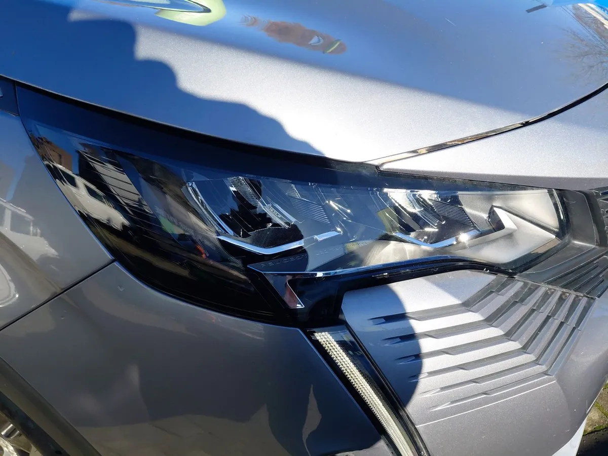 Peugeot 3008 1.5 Allure Pack Bluehdi 130 4x2 Eat8 5p año 2024
