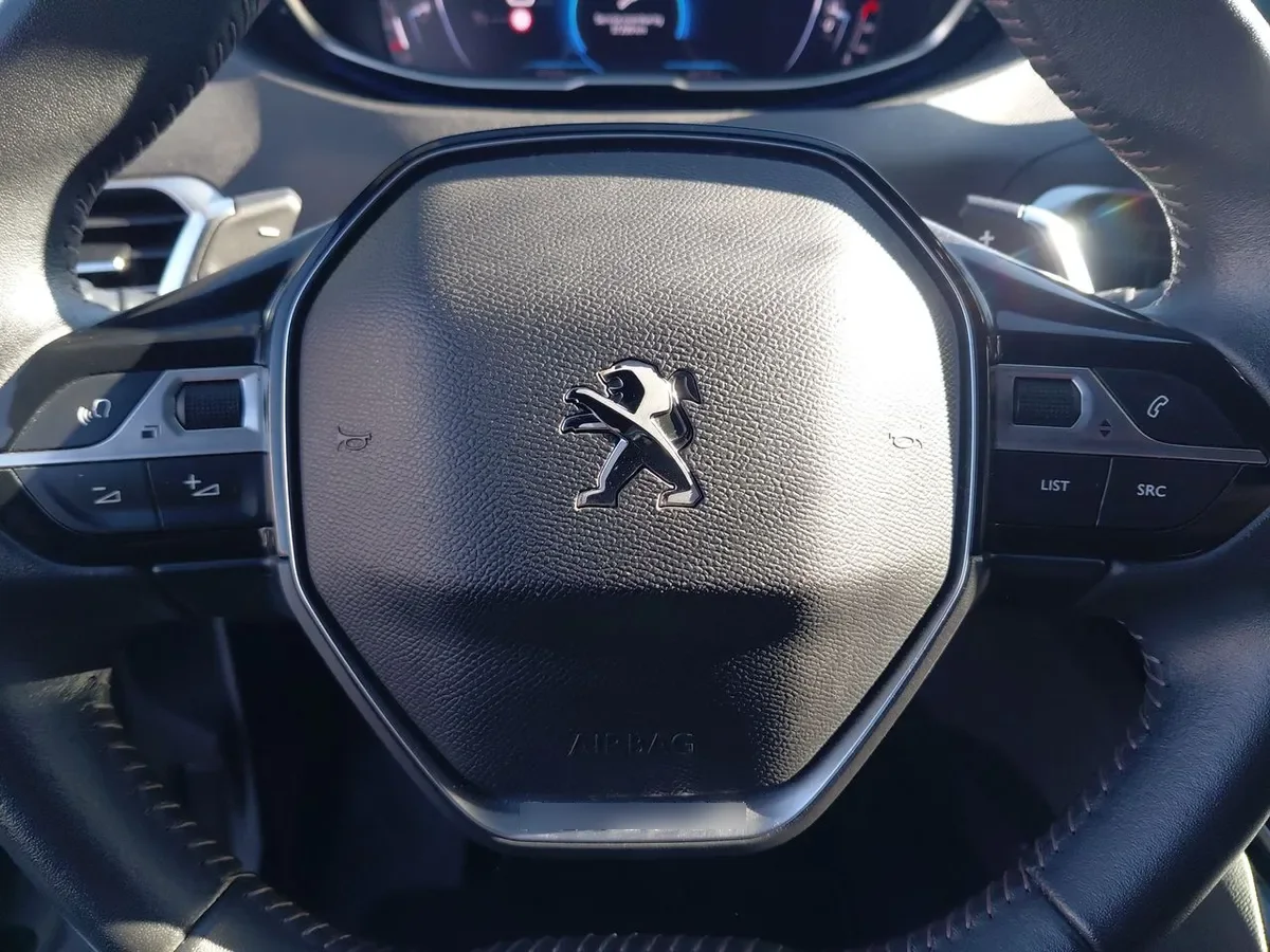 Peugeot 3008 1.5 Allure Pack Bluehdi 130 4x2 Eat8 5p año 2024