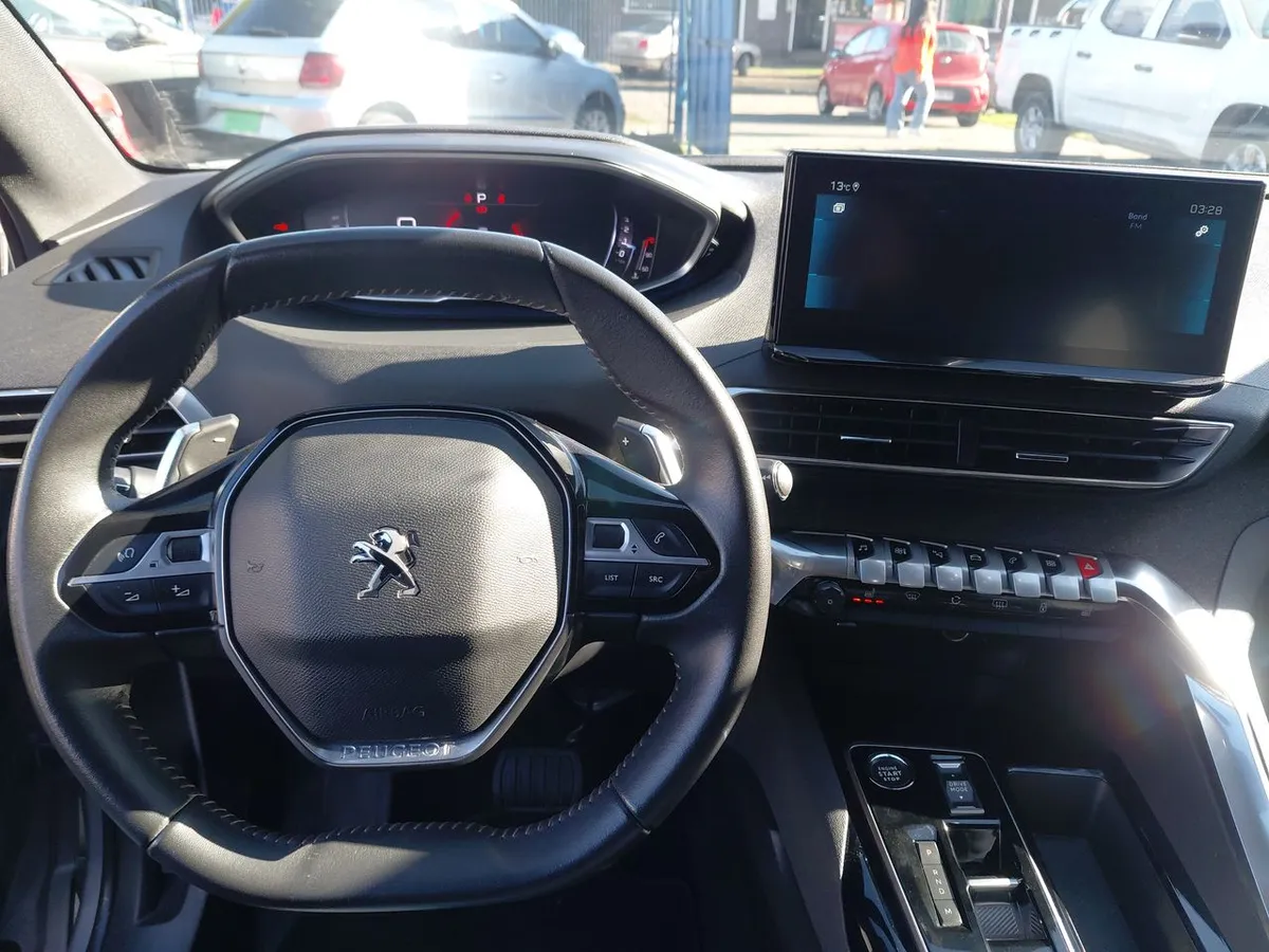 Peugeot 3008 1.5 Allure Pack Bluehdi 130 4x2 Eat8 5p año 2024
