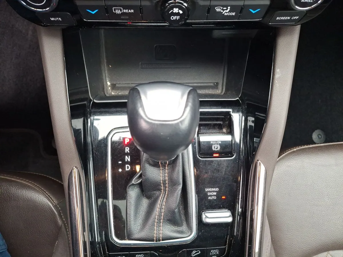 Jeep Commander 2.0t Overland Td380 Dies 4x4 9at 5p año 2023