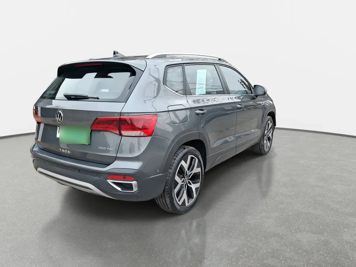 Volkswagen Taos 1.4 Tsi Highline 4x2 At 5p año 2025