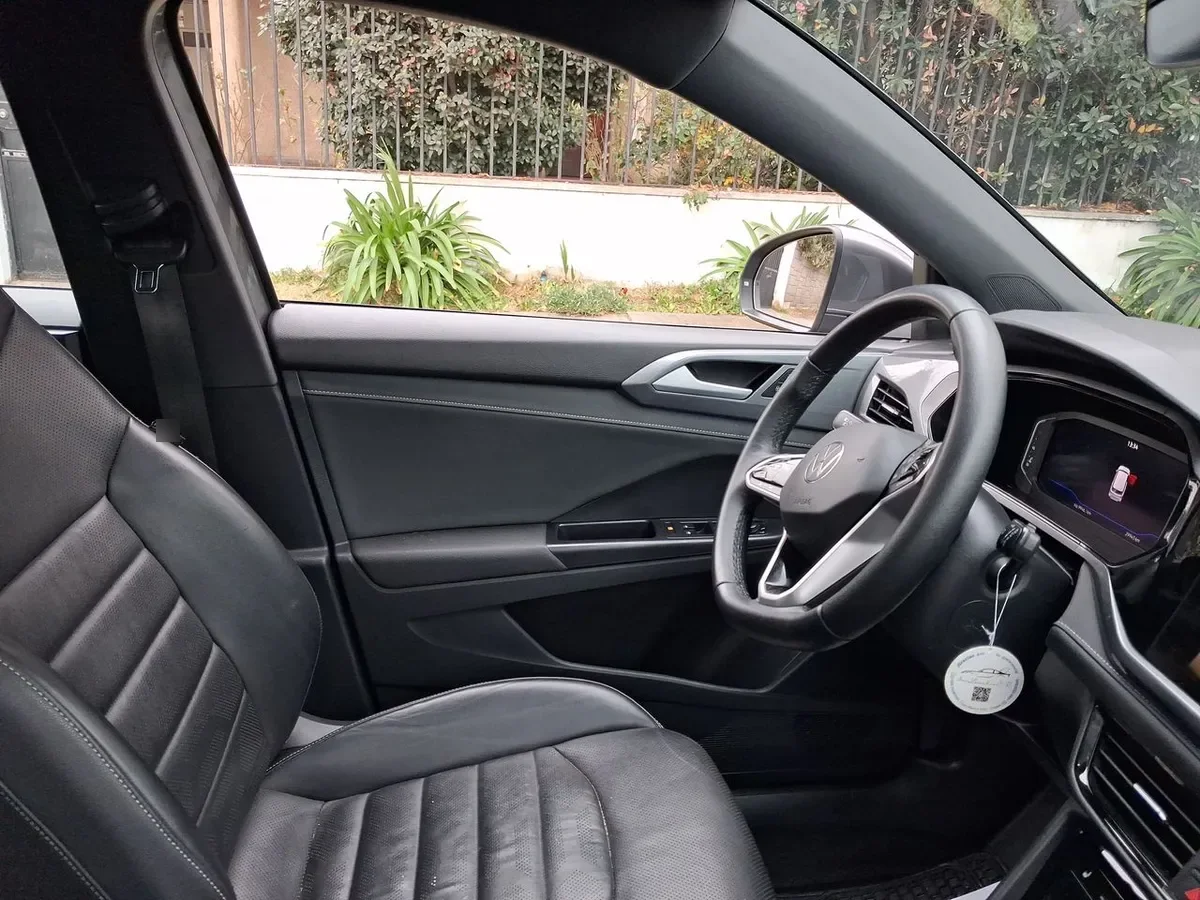 Volkswagen Taos 1.4 Tsi Highline 4x2 At 5p año 2025