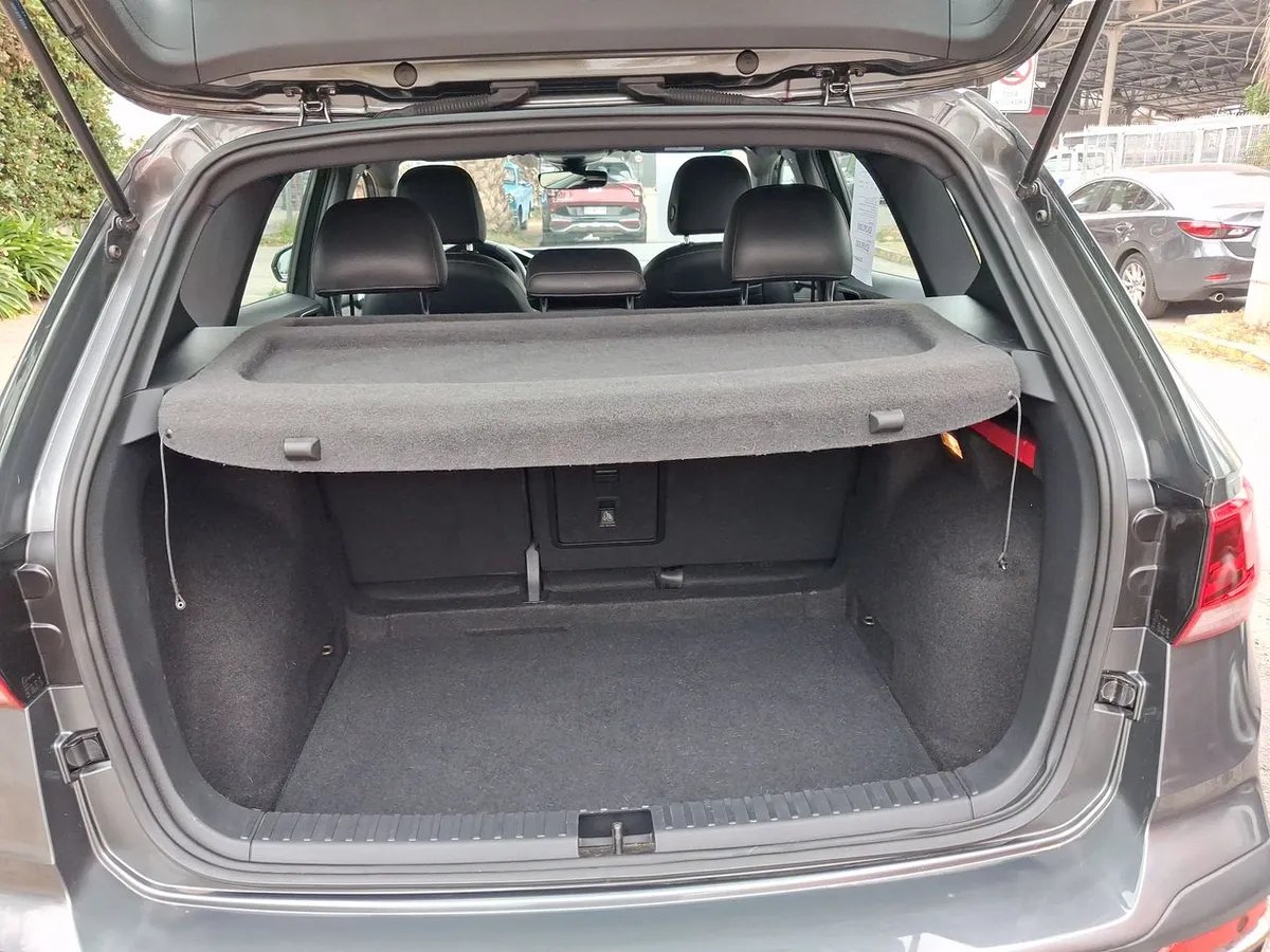 Volkswagen Taos 1.4 Tsi Highline 4x2 At 5p año 2025