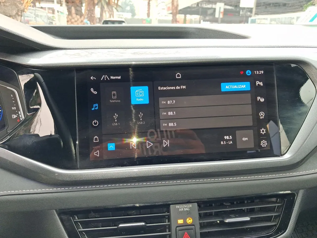 Volkswagen Taos 1.4 Tsi Highline 4x2 At 5p año 2025