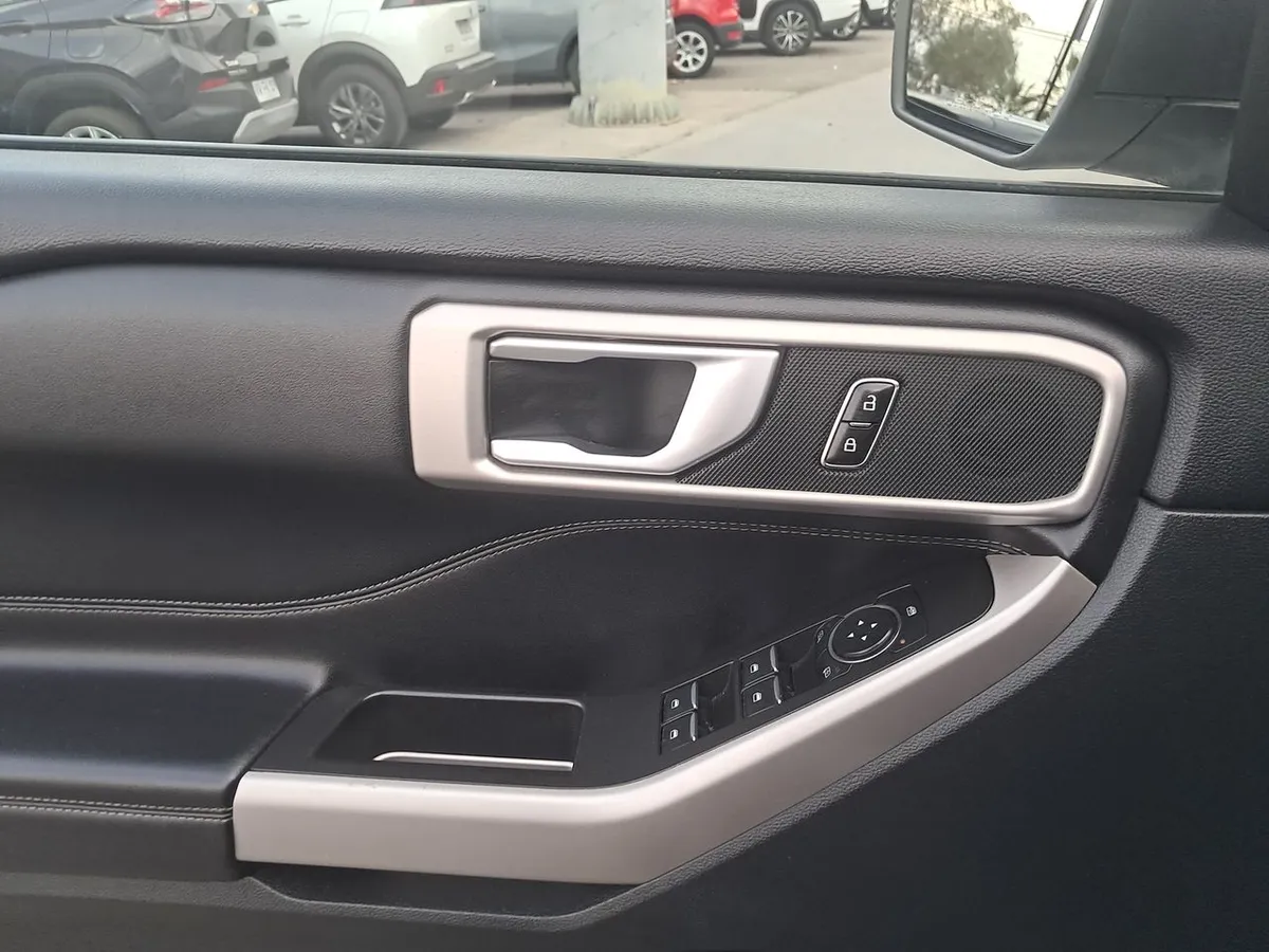 Ford Explorer 2.3 Ecoboost Xlt 4x2 At 5p año 2023
