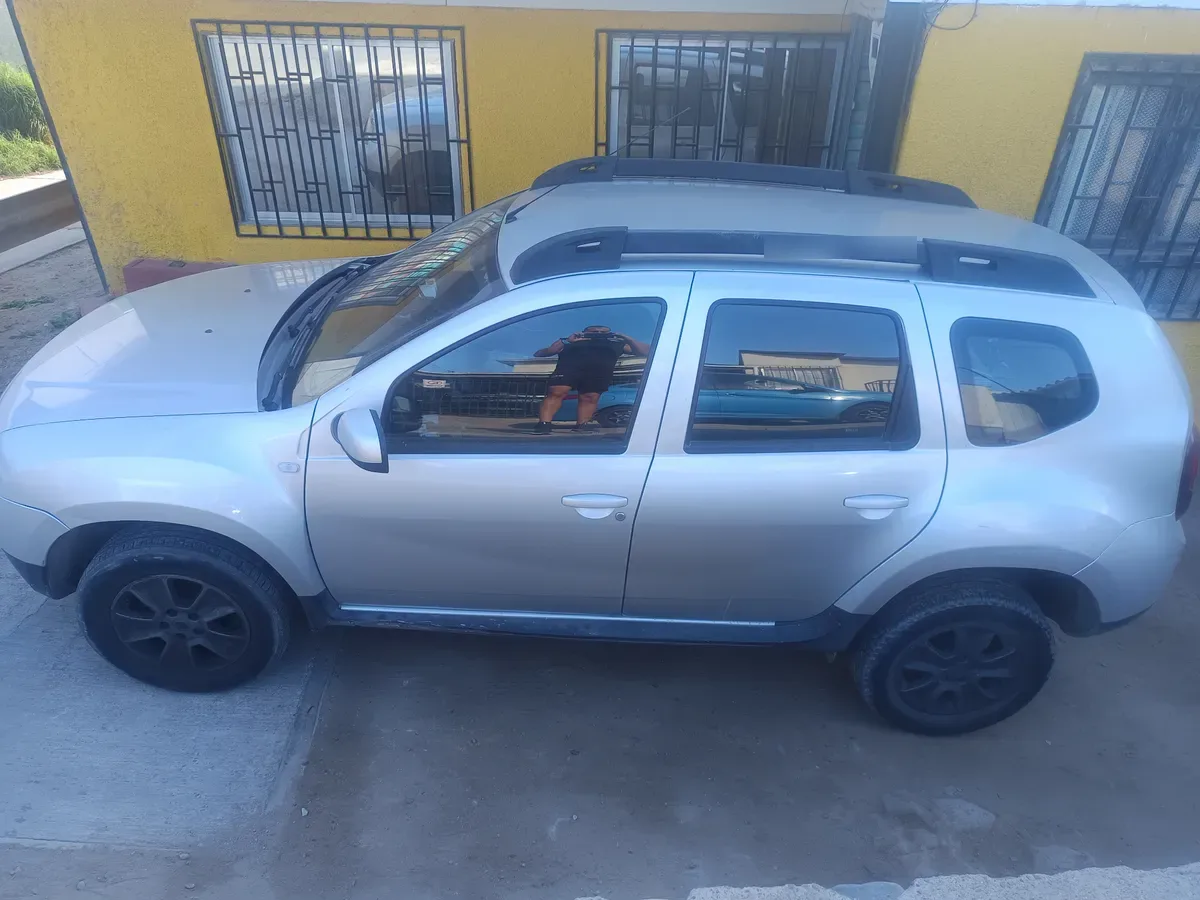 RENAULT DUSTER 1.6 Zen Kit Outdoor Mt año 2018