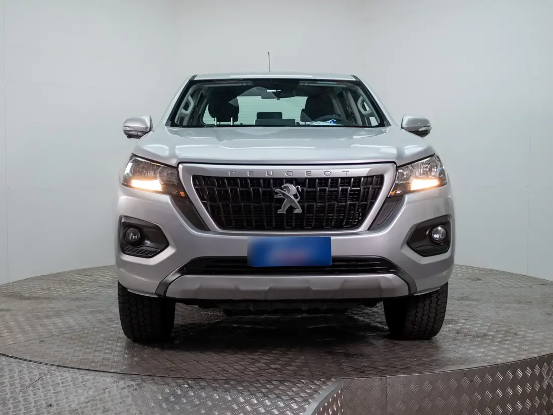 Peugeot Landtrek Landtrek 2.2 Active Bluehdi Diesel 4x4 180hp At 4p año 2025