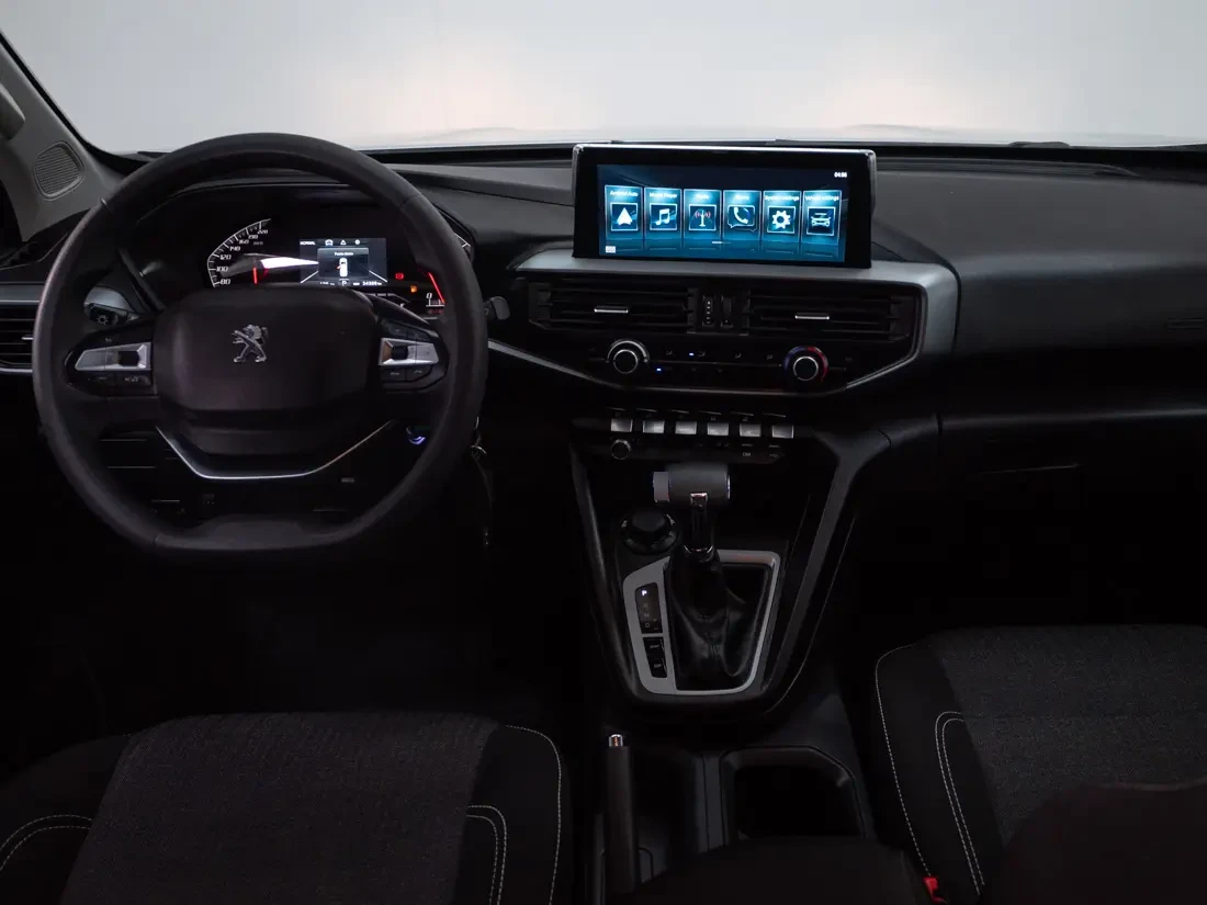 Peugeot Landtrek Landtrek 2.2 Active Bluehdi Diesel 4x4 180hp At 4p año 2025
