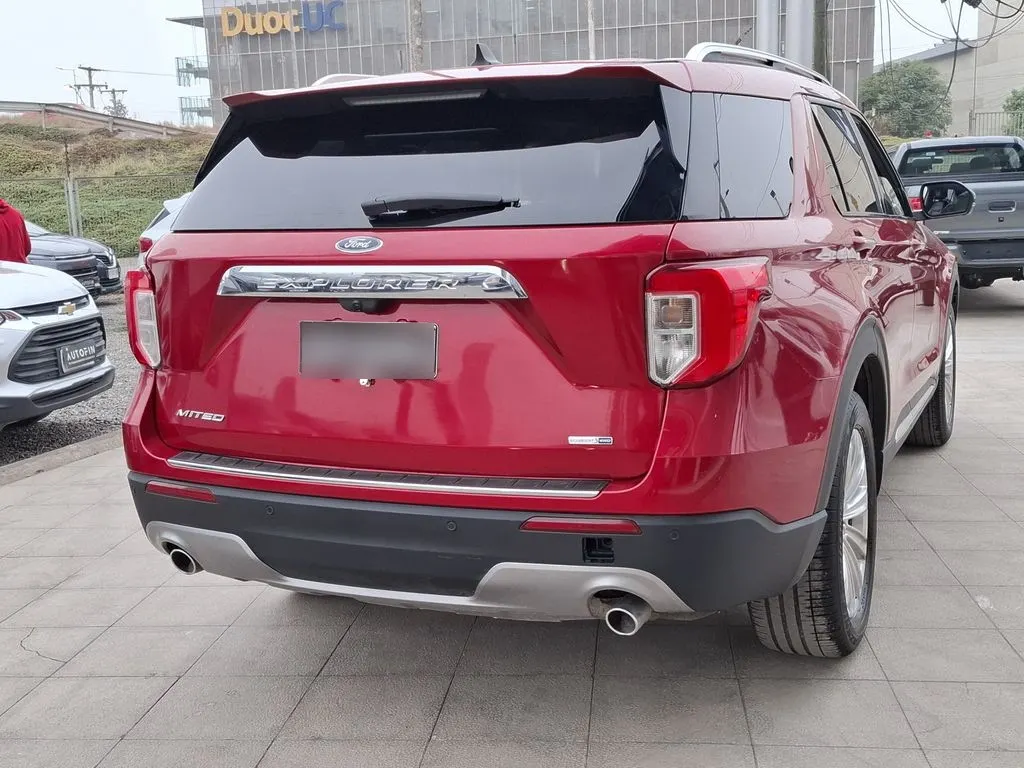 Ford Explorer Limited año 2022