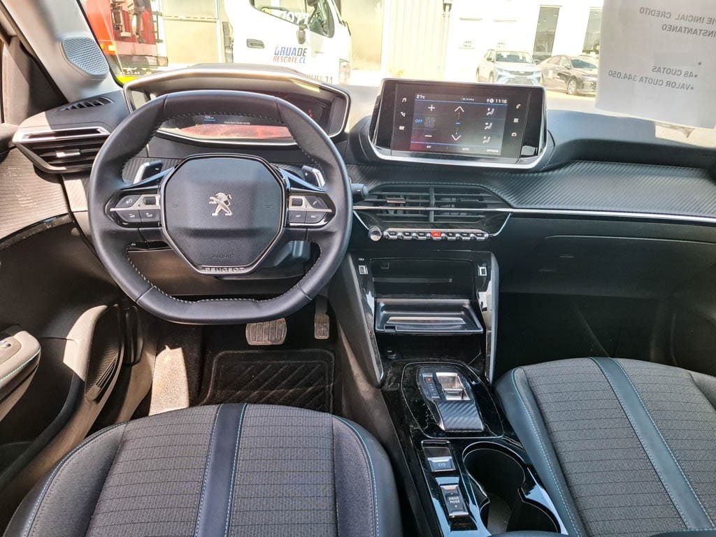 Peugeot 208 Allure año 2023