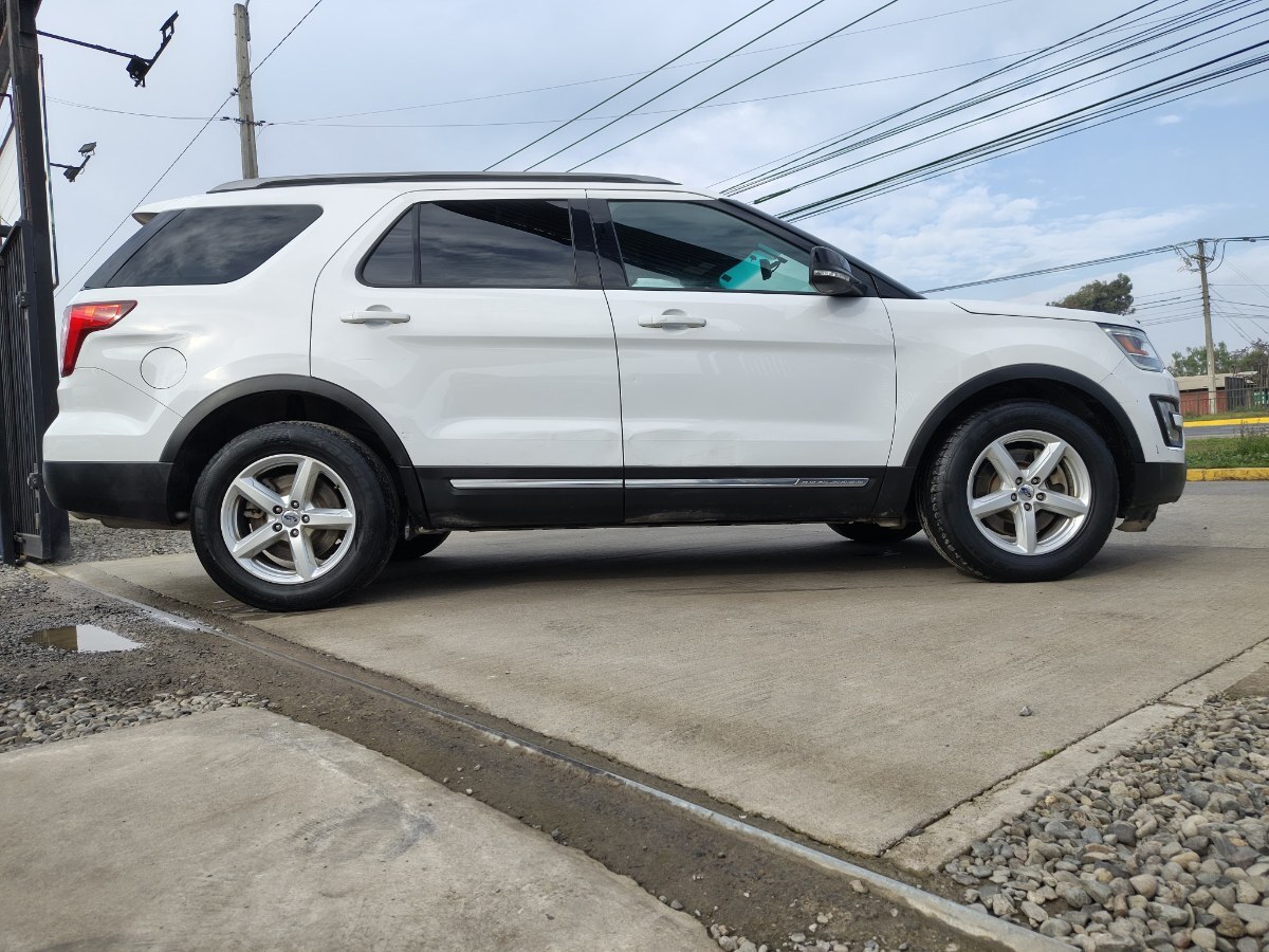 Ford Explorer Xlt 3.5 año 2017