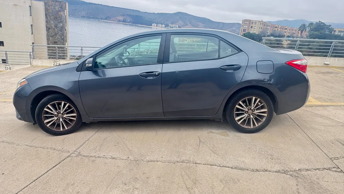 TOYOTA COROLLA 1.8 Sedan Sport Cvt At año 2015