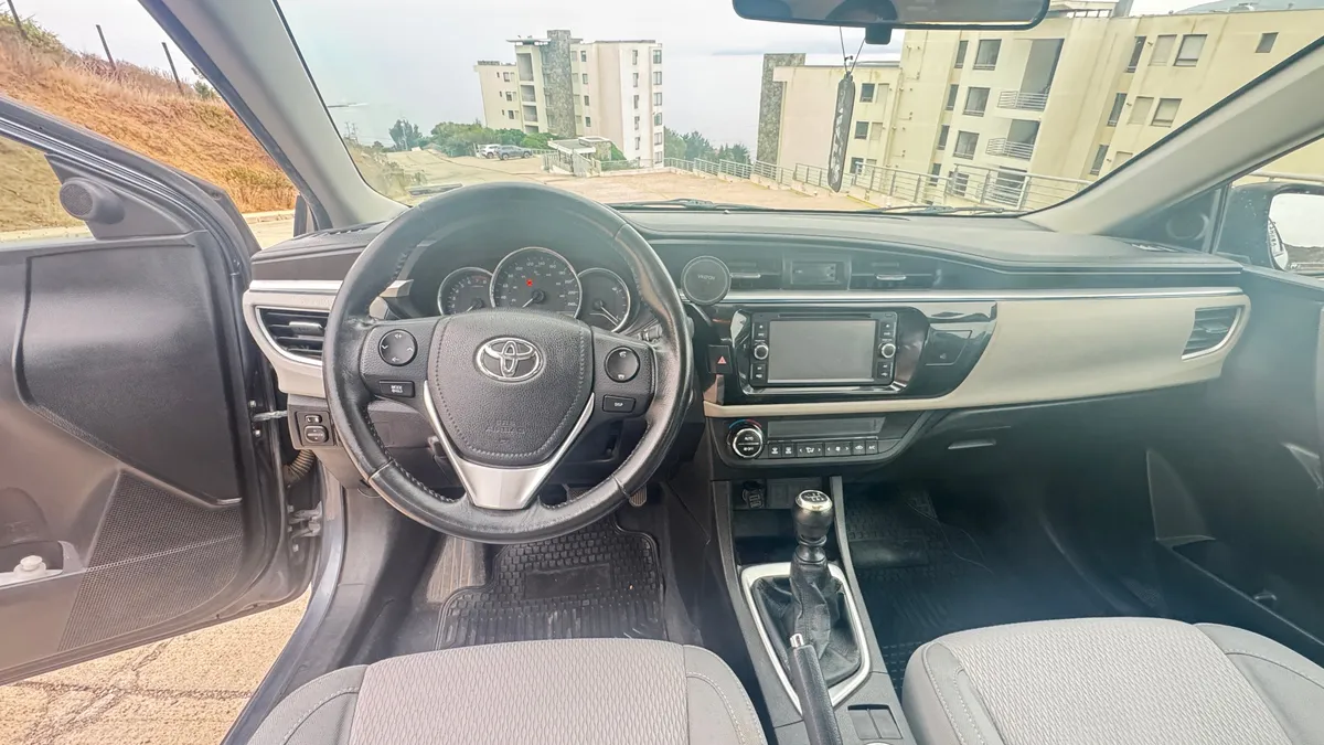 TOYOTA COROLLA 1.8 Sedan Sport Cvt At año 2015