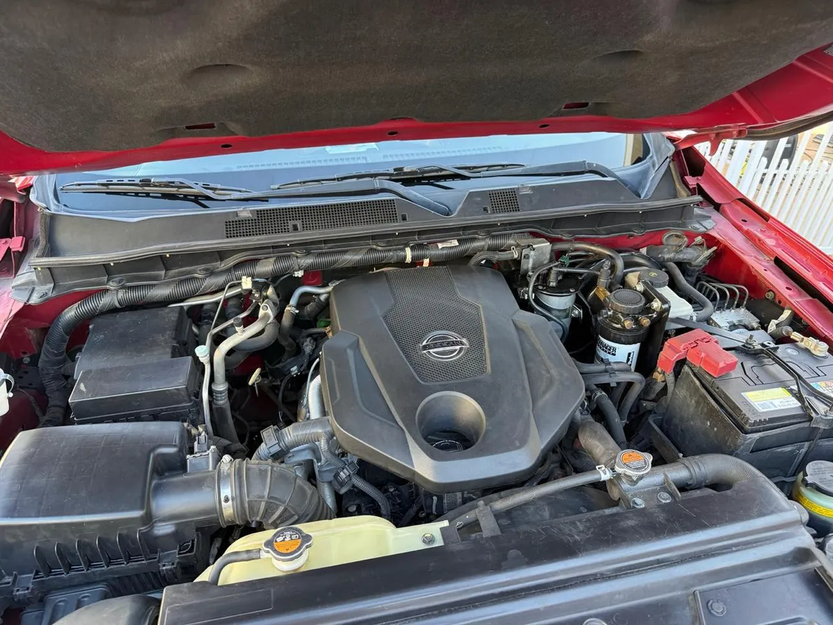 Nissan Np300 2.3 Dsl Dc Le Mt 4wd año 2018