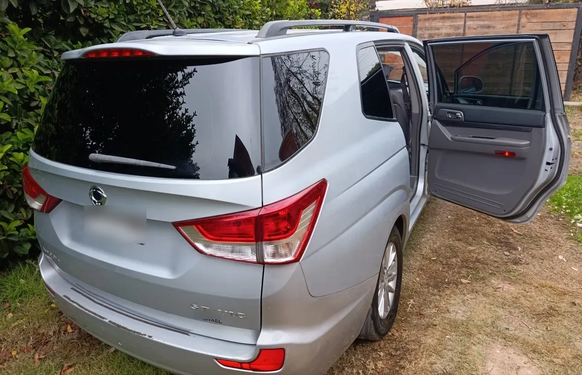 SSANGYONG STAVIC 2.0 Mt Diesel año 2016