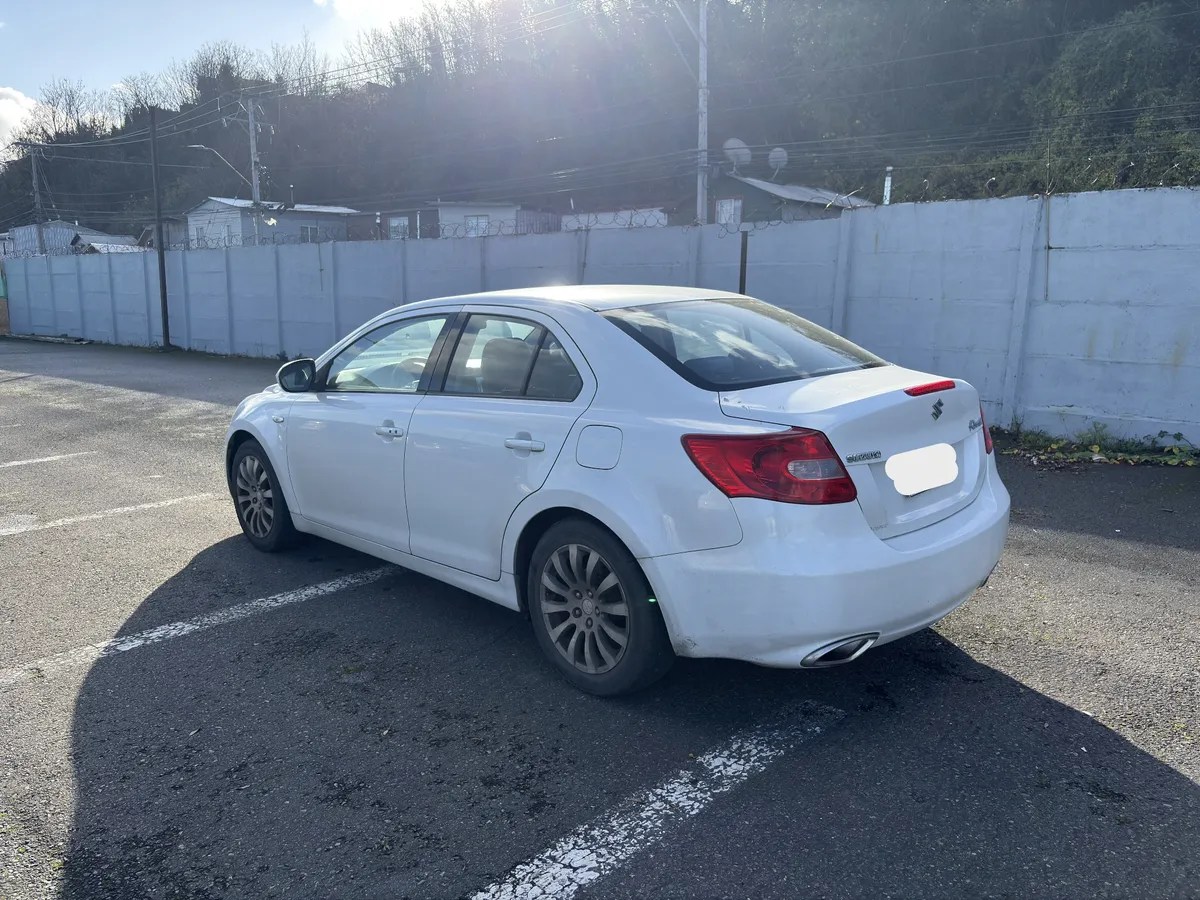 Suzuki Kizashi 2.4 Sedan Glx Mt año 2011