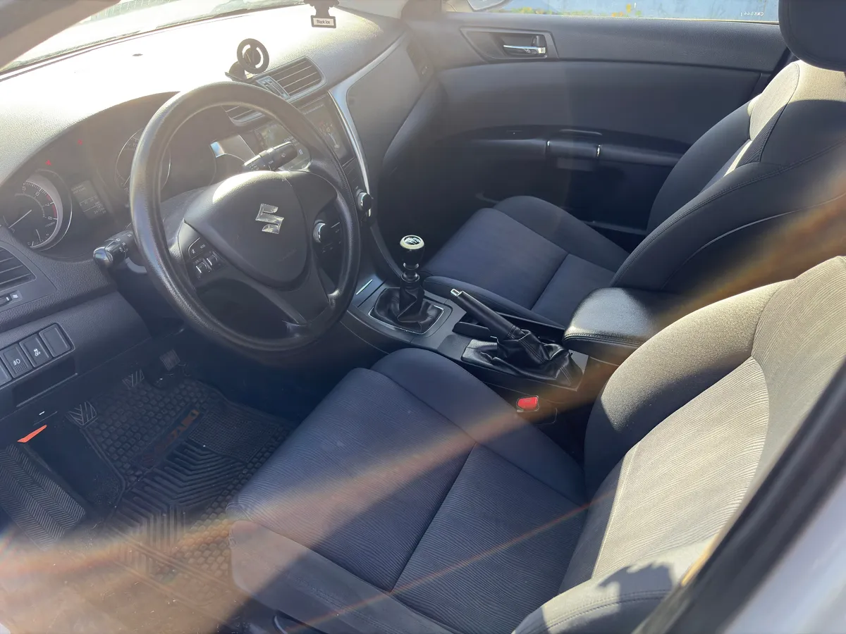 Suzuki Kizashi 2.4 Sedan Glx Mt año 2011