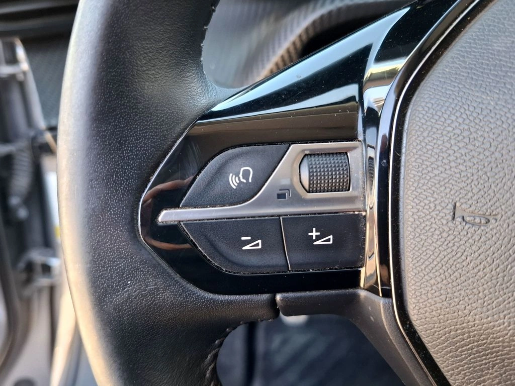 Peugeot 2008 Allure Pack año 2023