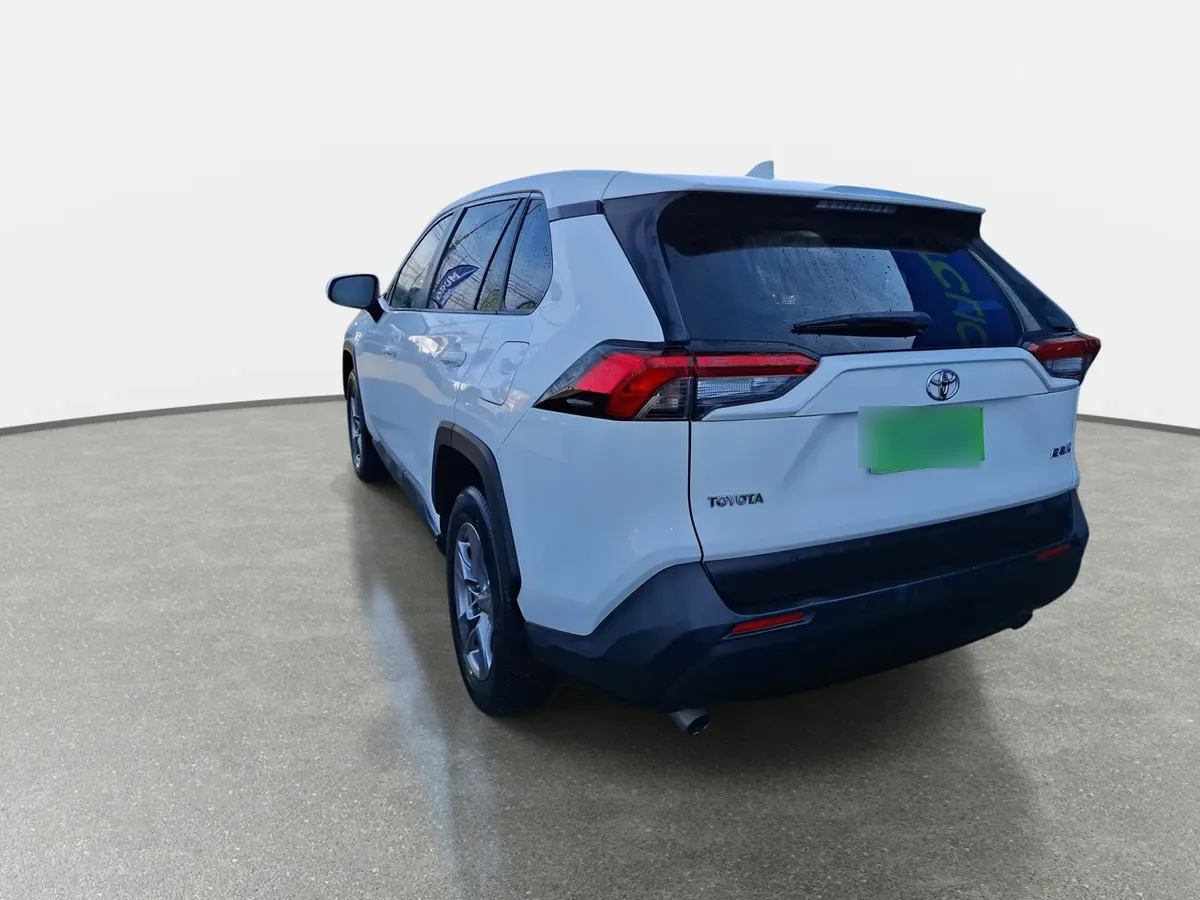 Toyota Rav 4 2.0 Le 4x2 Cvt At 5p año 2022