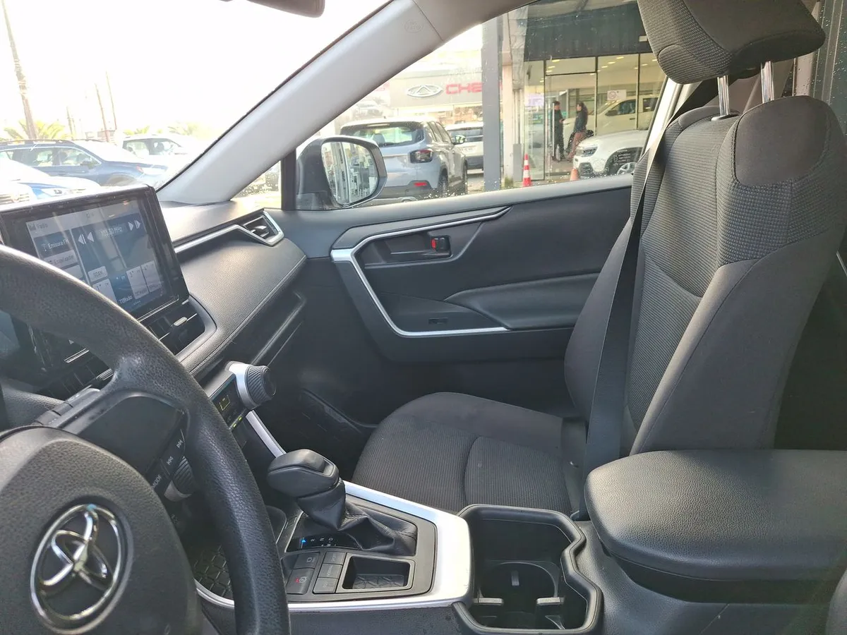 Toyota Rav 4 2.0 Le 4x2 Cvt At 5p año 2022