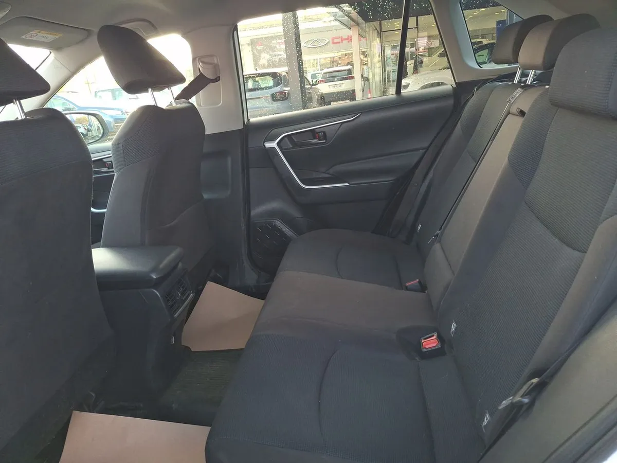 Toyota Rav 4 2.0 Le 4x2 Cvt At 5p año 2022