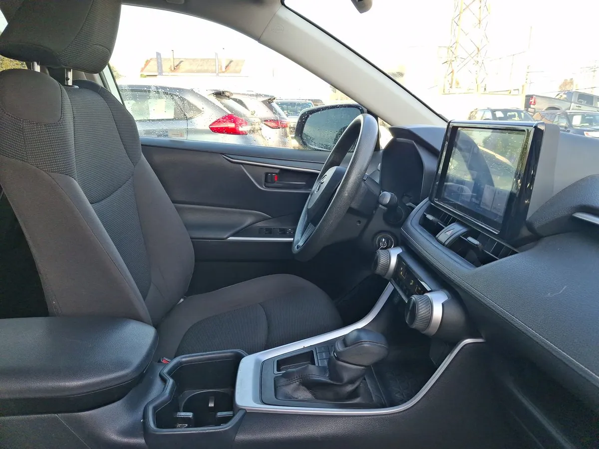 Toyota Rav 4 2.0 Le 4x2 Cvt At 5p año 2022