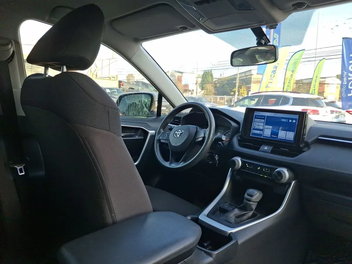 Toyota Rav 4 2.0 Le 4x2 Cvt At 5p año 2022