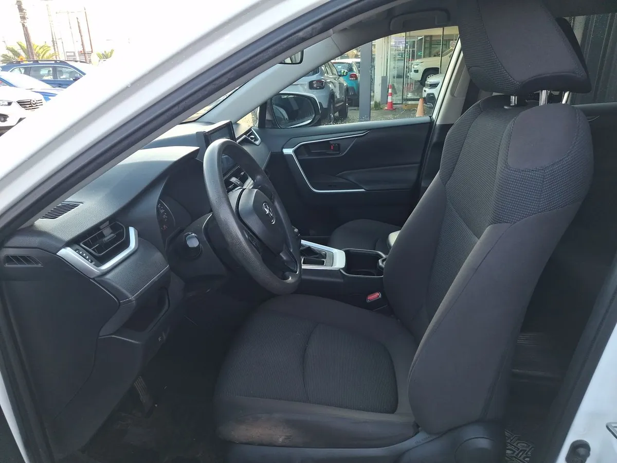 Toyota Rav 4 2.0 Le 4x2 Cvt At 5p año 2022