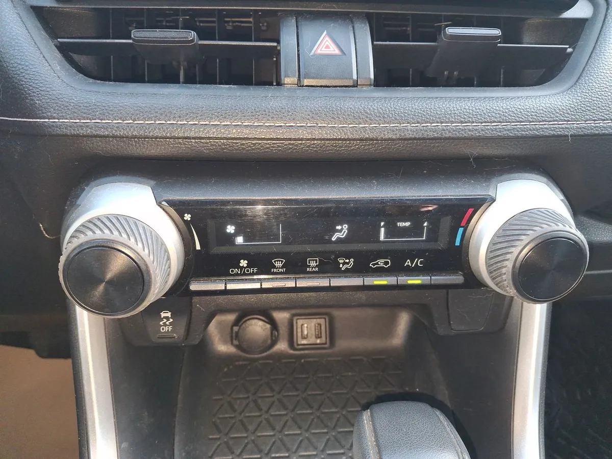 Toyota Rav 4 2.0 Le 4x2 Cvt At 5p año 2022