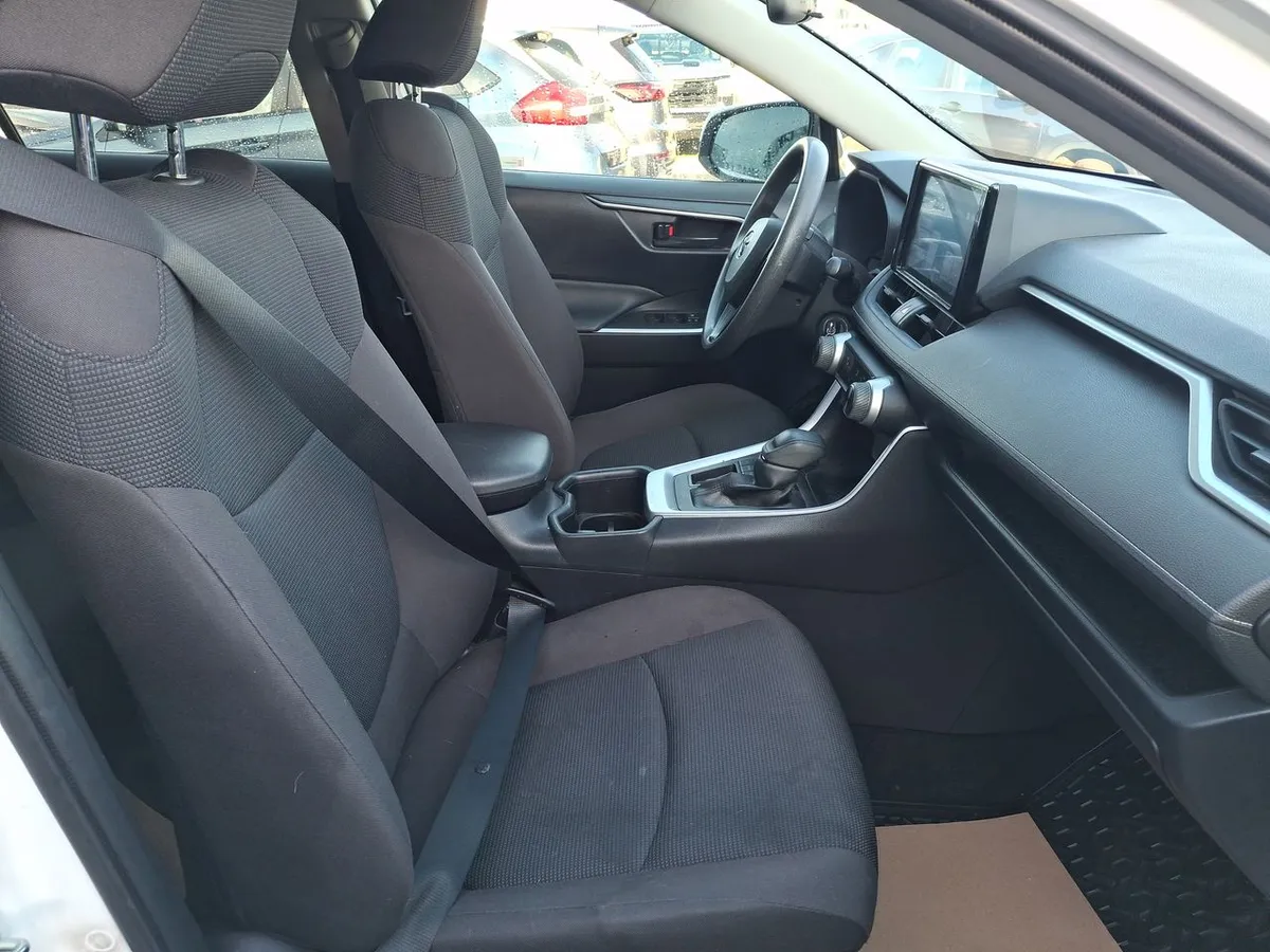 Toyota Rav 4 2.0 Le 4x2 Cvt At 5p año 2022