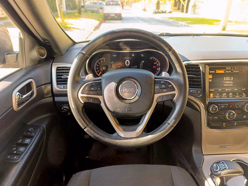 Jeep Grand Cherokee Laredo año 2014