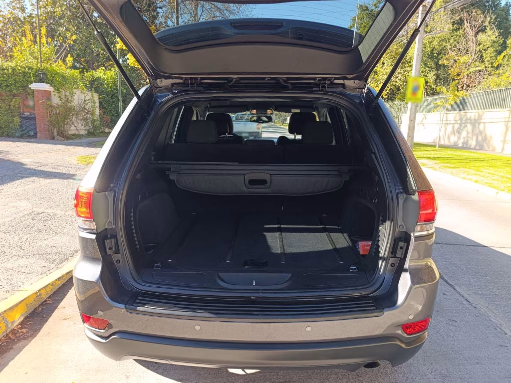 Jeep Grand Cherokee Laredo año 2014