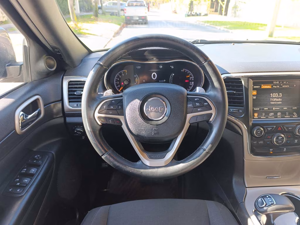 Jeep Grand Cherokee Laredo año 2014