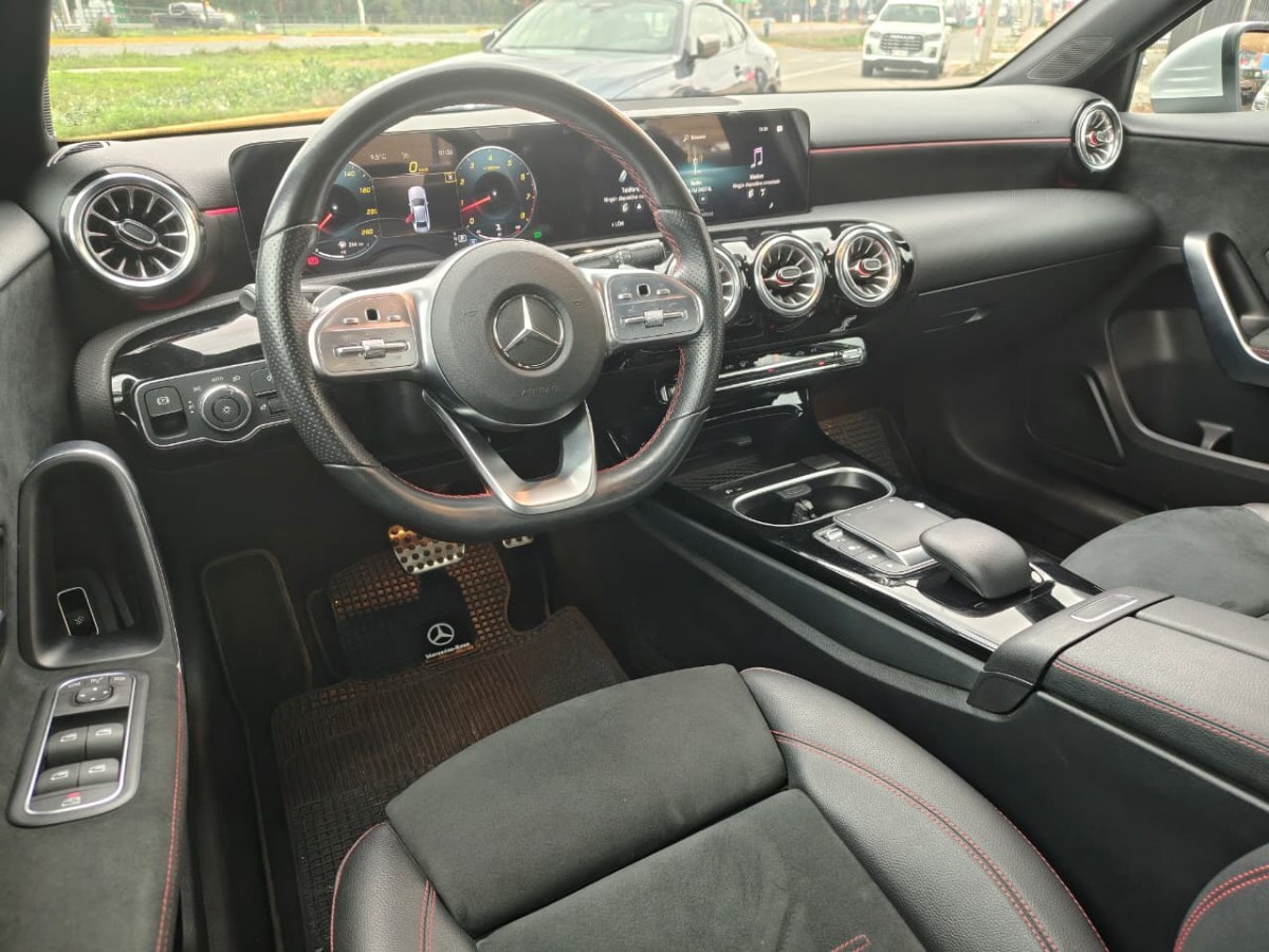 Mercedes-benz A200 A200 2.0 Sedan Aut año 2023