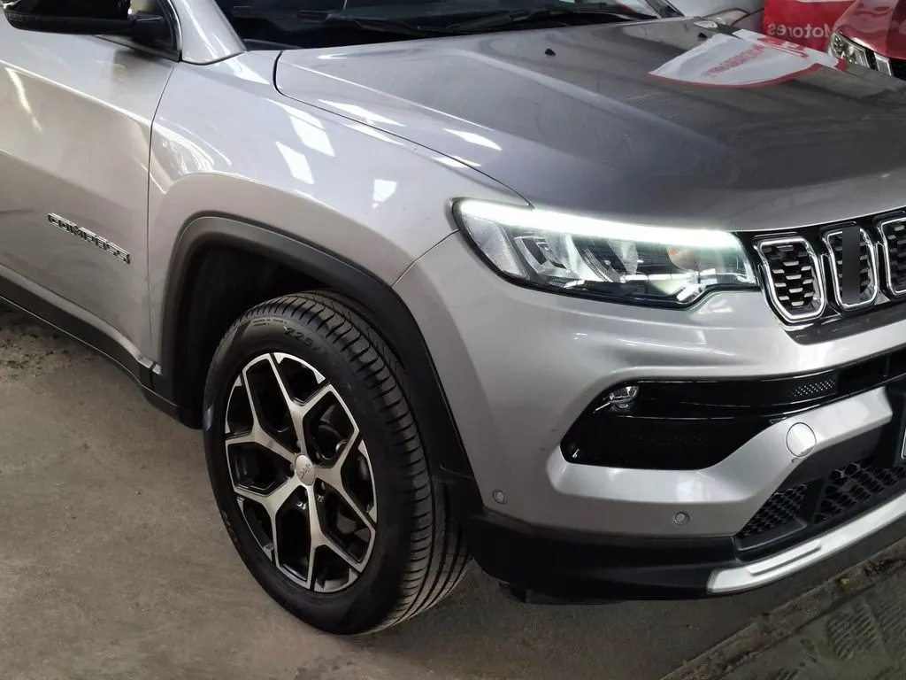 Jeep Compass Longitud año 2025