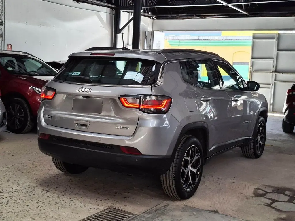 Jeep Compass Longitud año 2025
