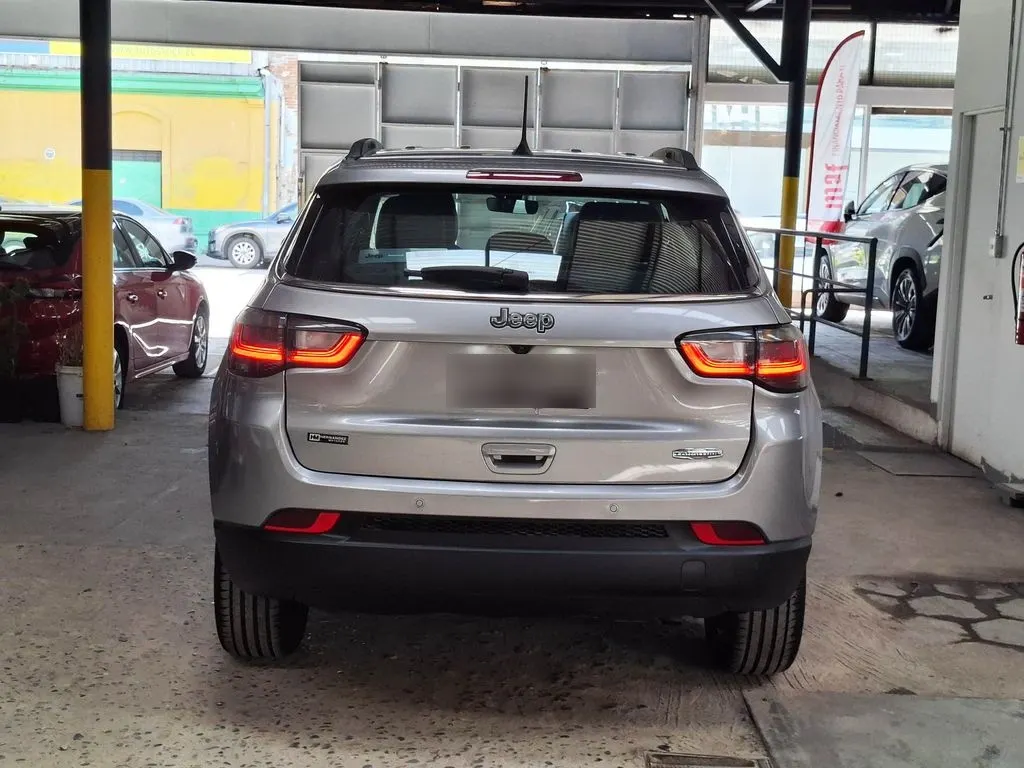 Jeep Compass Longitud año 2025