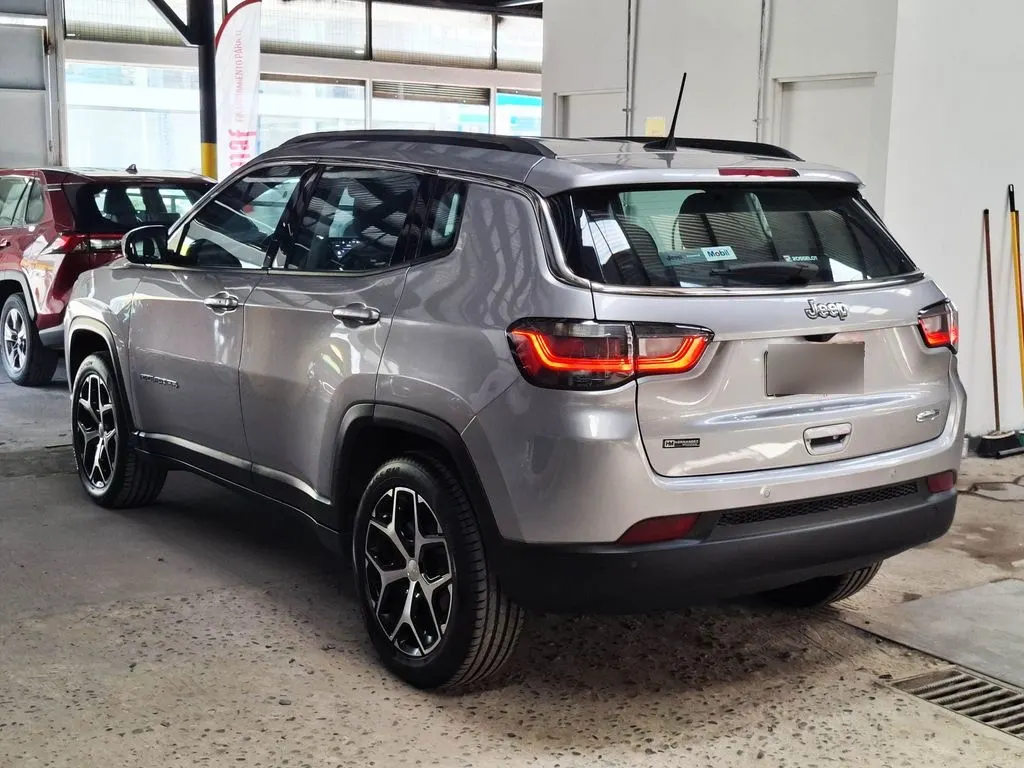 Jeep Compass Longitud año 2025