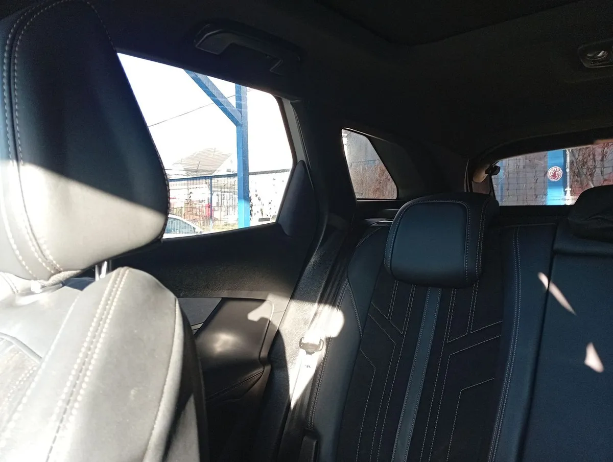 Peugeot 3008 1.5 Gt Black Pack Bluehdi Diesel 130 4x2 Eat8 5p año 2023