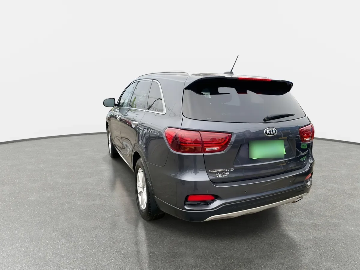 Kia Sorento 2.4 Ex 2wd Mt 5p año 2019