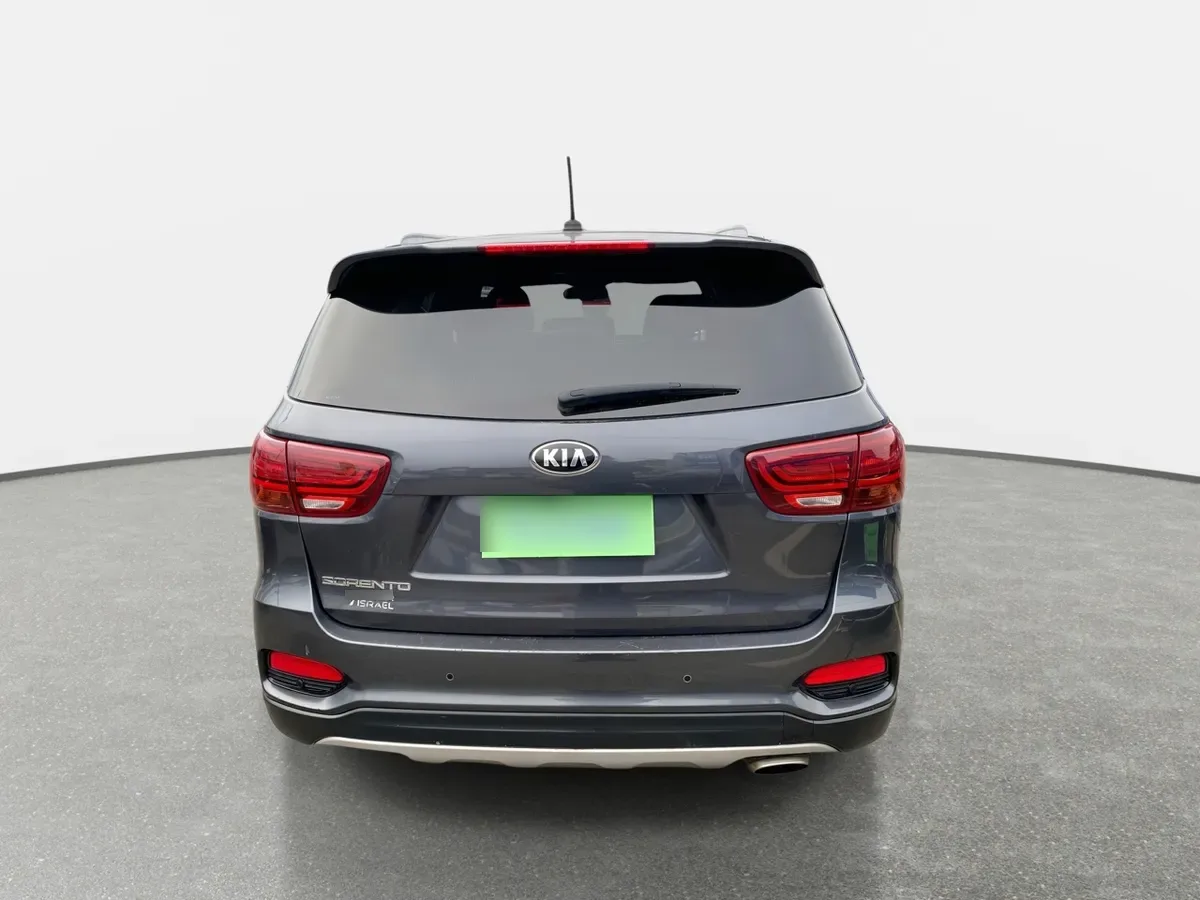 Kia Sorento 2.4 Ex 2wd Mt 5p año 2019