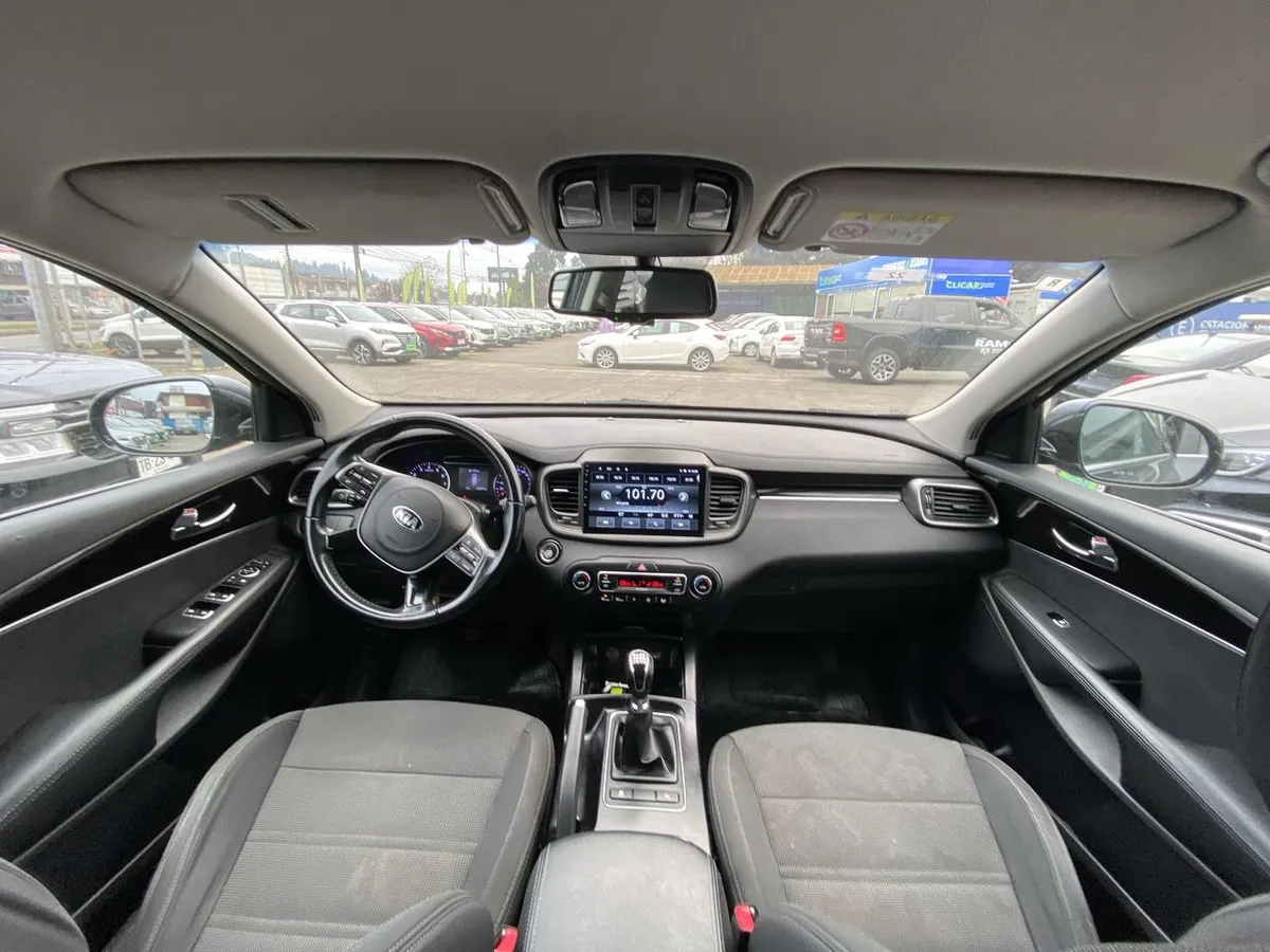 Kia Sorento 2.4 Ex 2wd Mt 5p año 2019