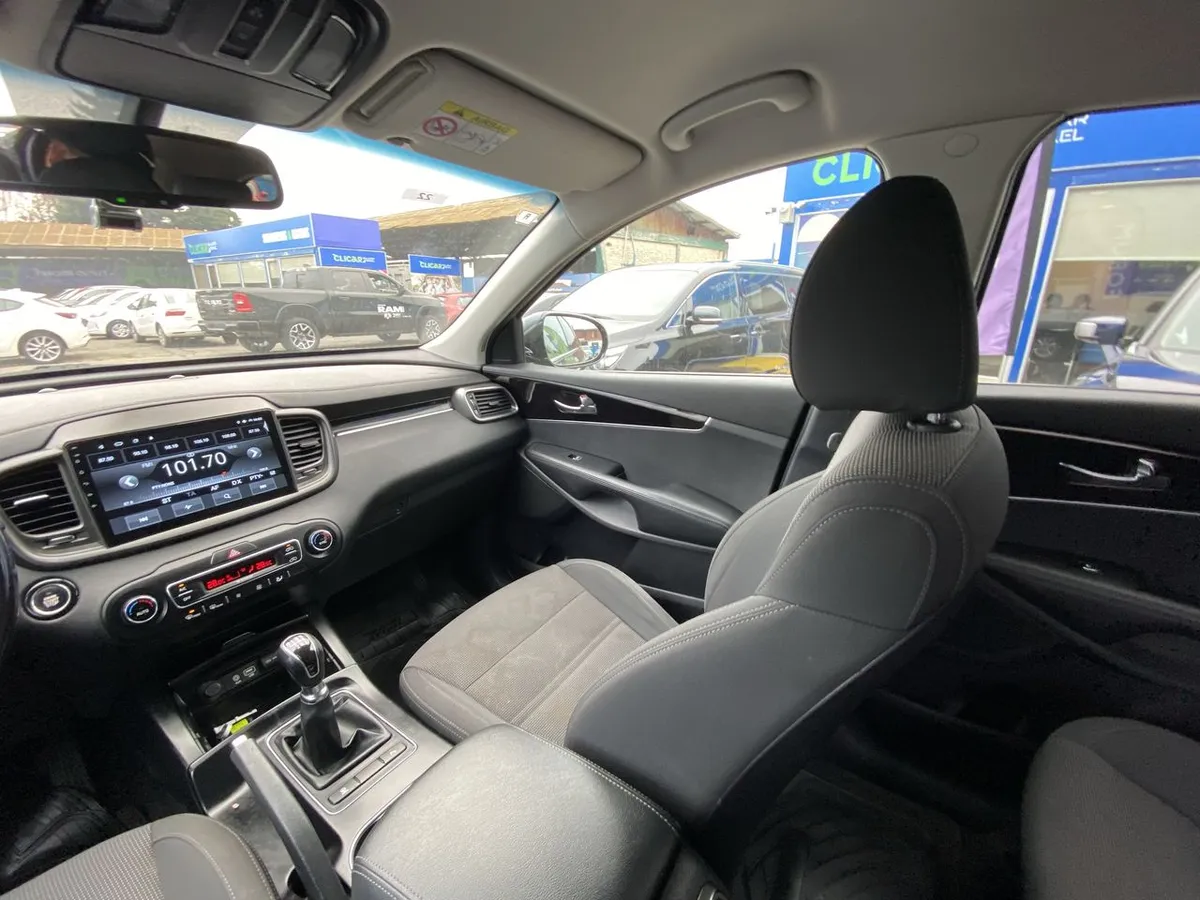 Kia Sorento 2.4 Ex 2wd Mt 5p año 2019
