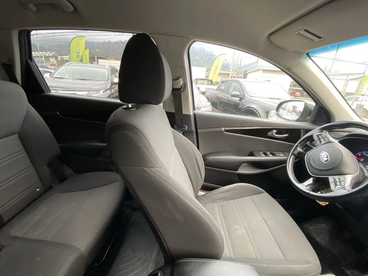 Kia Sorento 2.4 Ex 2wd Mt 5p año 2019