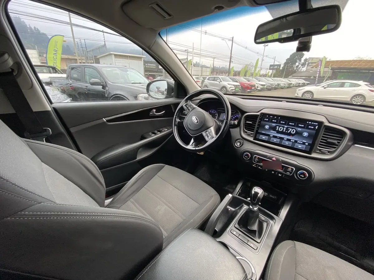 Kia Sorento 2.4 Ex 2wd Mt 5p año 2019