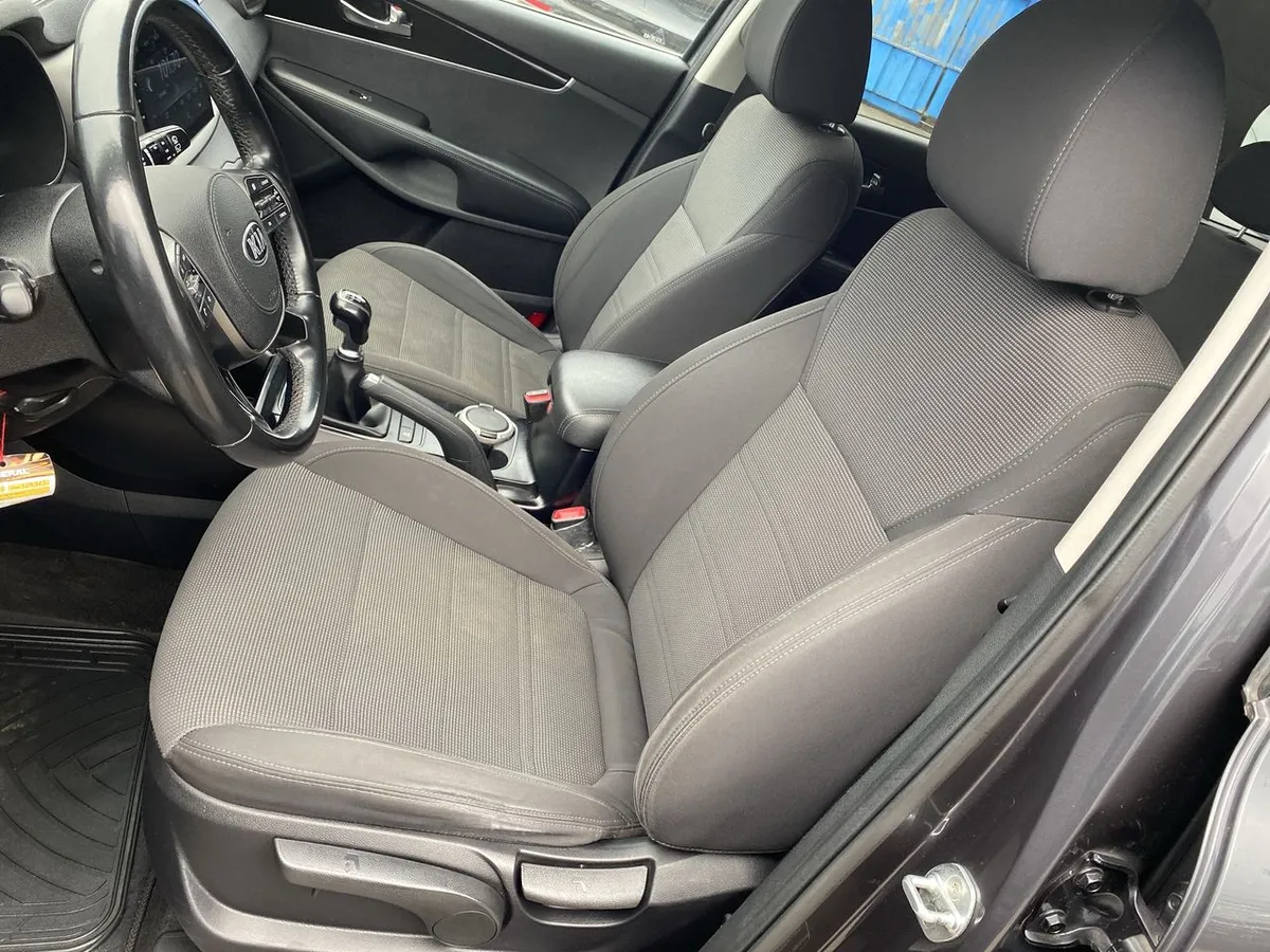 Kia Sorento 2.4 Ex 2wd Mt 5p año 2019