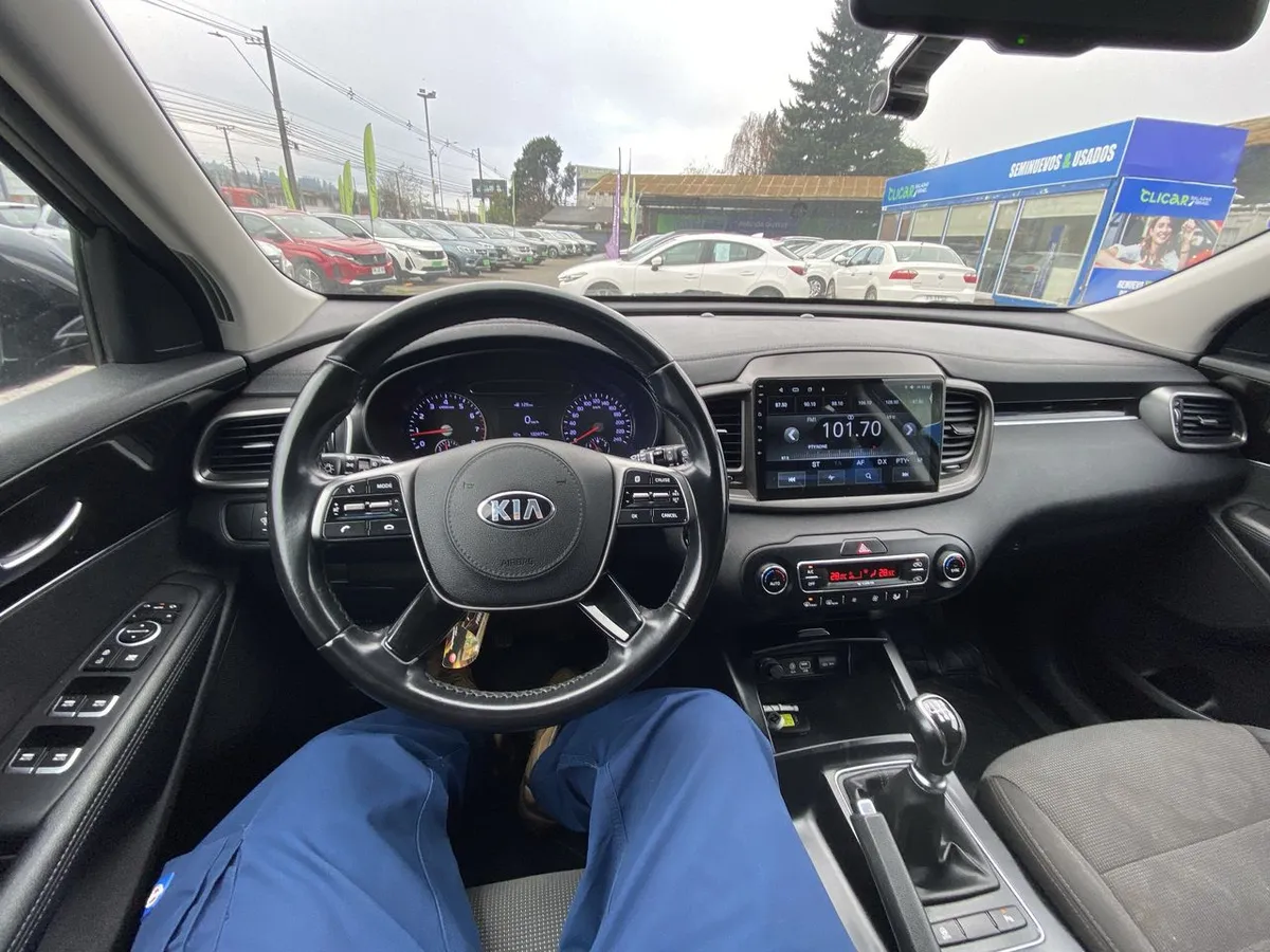 Kia Sorento 2.4 Ex 2wd Mt 5p año 2019