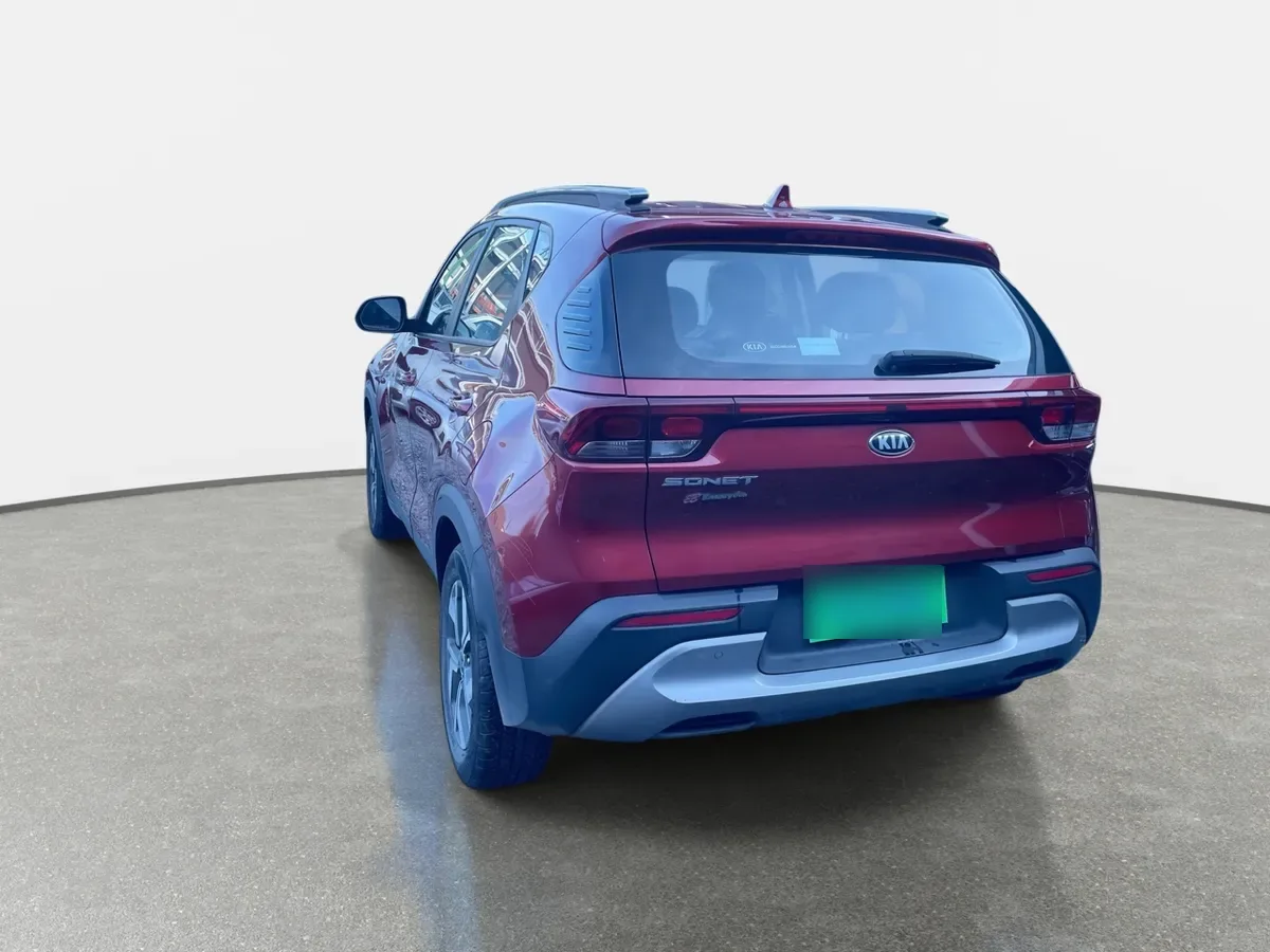 Kia Sonet 1.5 Ex 4x2 6mt 5p año 2021