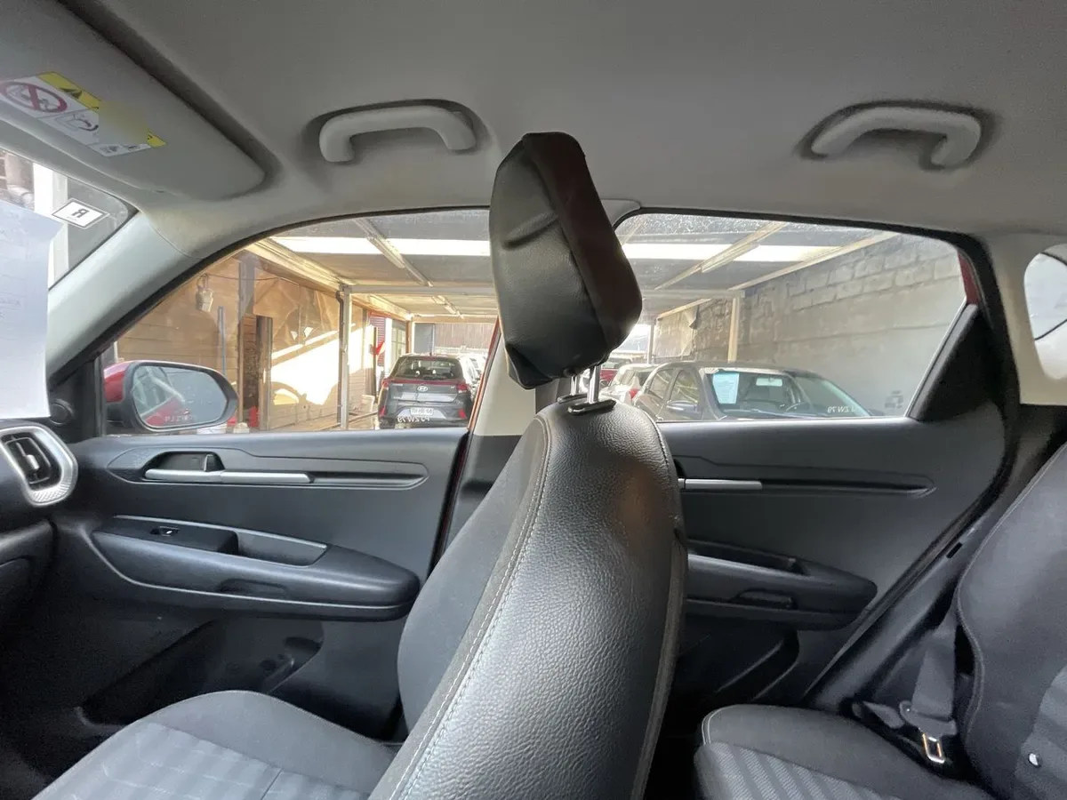 Kia Sonet 1.5 Ex 4x2 6mt 5p año 2021
